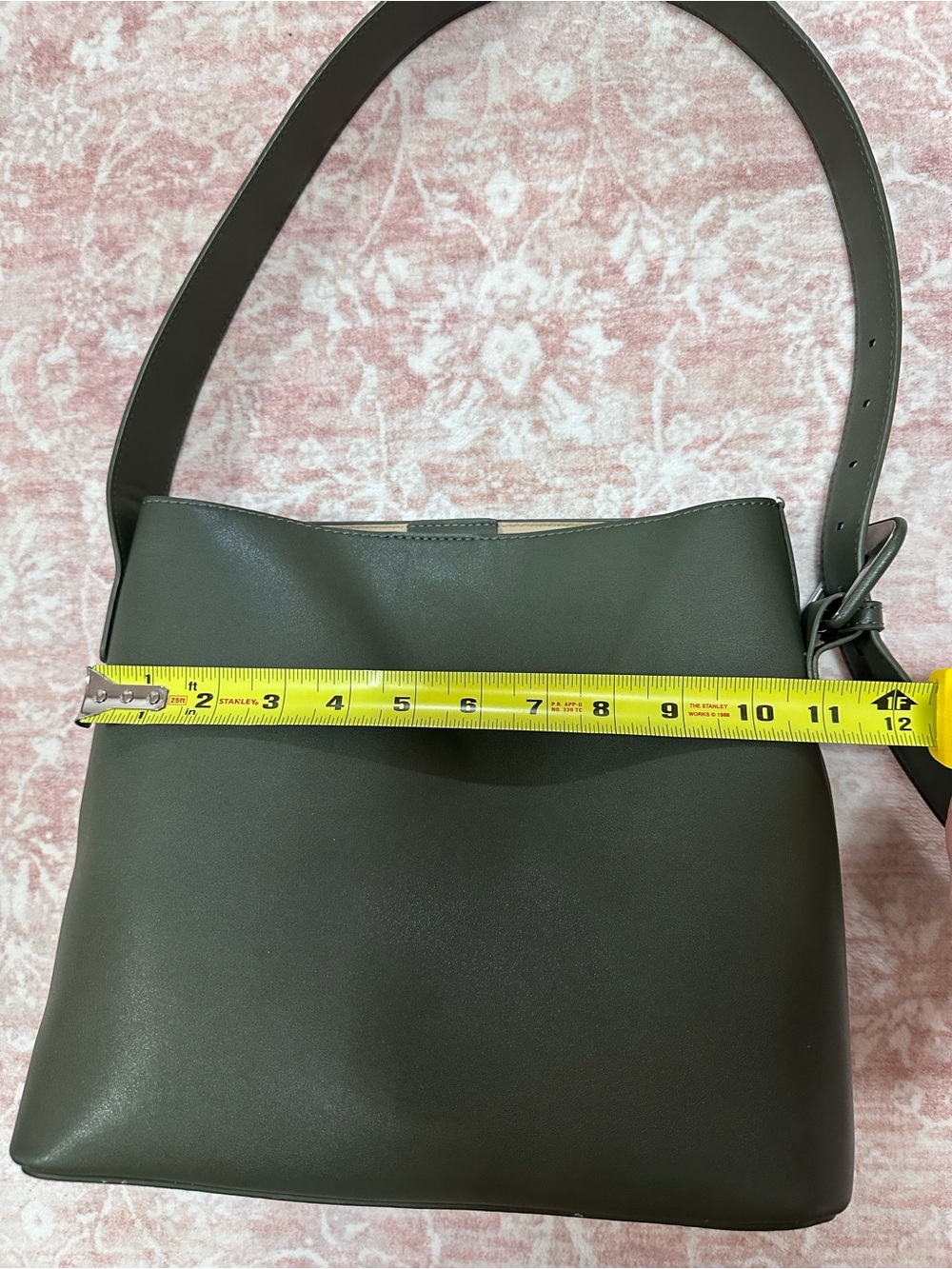 Leather 🥝 Bucket Bag in Green by Bostanten - Picture 15 of 16